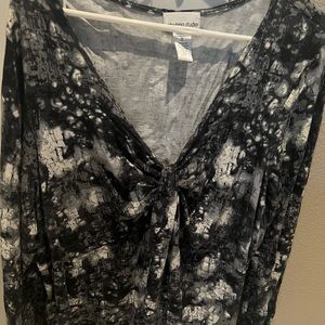 Beautiful black and gray top. Super comfy and stylish. Size 1x